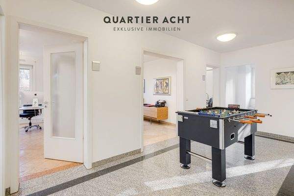 QVIII - BLICK IN DIE RÄUME