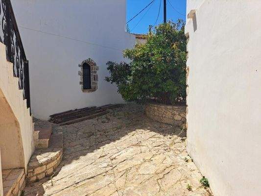 Kreta, Douliana: Renoviertes Steinhaus mit Pool und Garten zu verkaufen