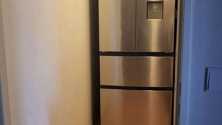 Kühlschrank im Abstellraum