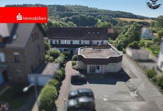 Eingang und Hof