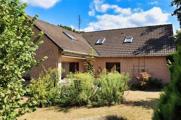 Großes Einfamilienhaus in schöner Lage