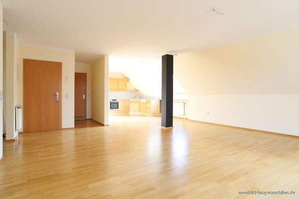 Wohn- und Essbereich mit offener Küche