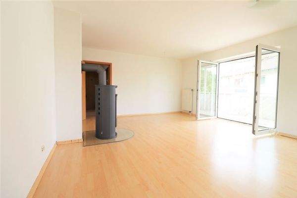 Großes helles Wohnzimmer