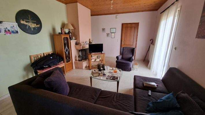 Kreta, Ammoudara bei Heraklion: Gebäude mit 3 Wohnungen zu verkaufen