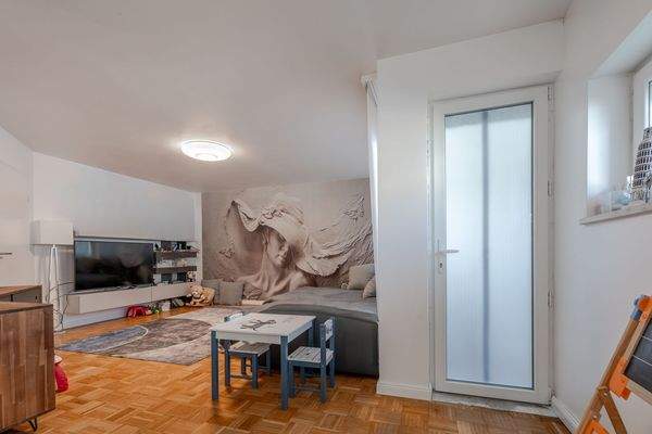 Wohnzimmer Ansicht 3.jpg