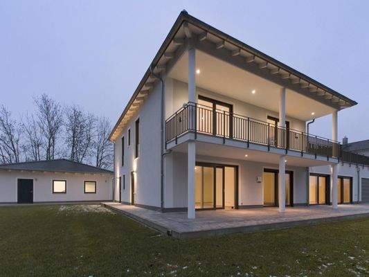 Blick auf die repräsentative Doppelhaushälfte