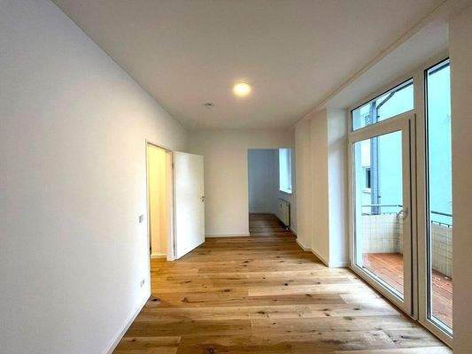  Wohnbereich mit Balkon