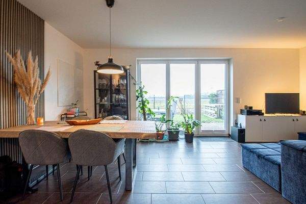 10b - Wohn und Essbereich