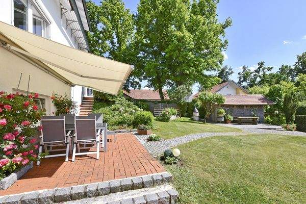 Südterrasse und Garten