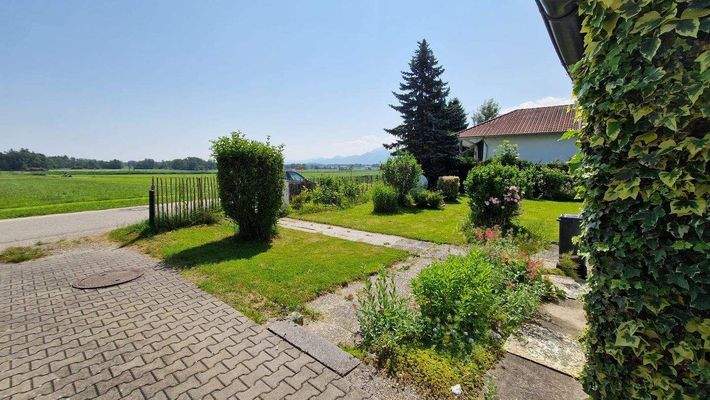 Vorderseite mit Blick Richtung Chiemsee.jpg