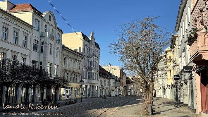 Einkaufsstraße an einem Sonntag.jpeg