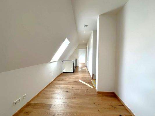 W10_Flur im OG_website.jpg