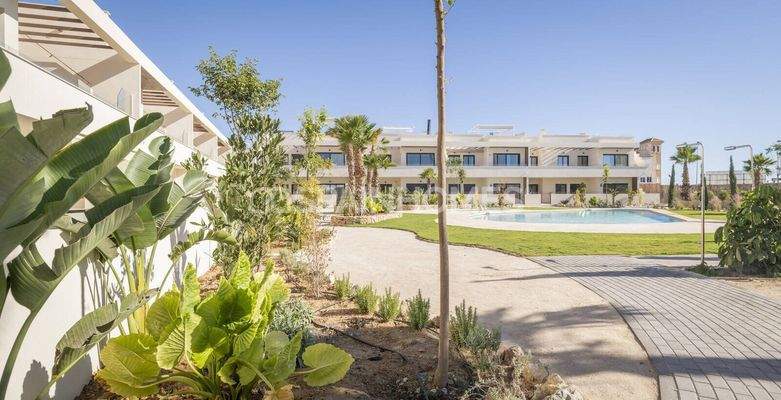 New Apartments in Complex with Swimming Pool in Torrevieja