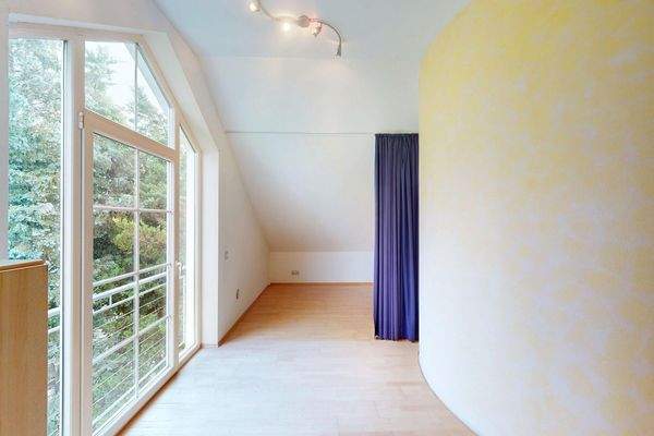 Schlafzimmer/Hobbyraum DG