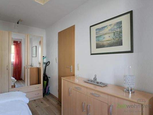 verspiegelter Kleiderschrank