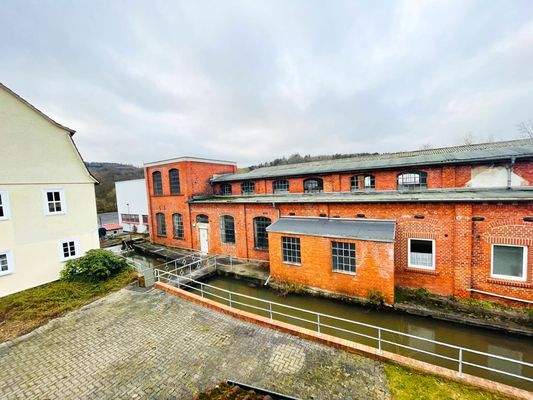 Lagerhalle mit Innenhof