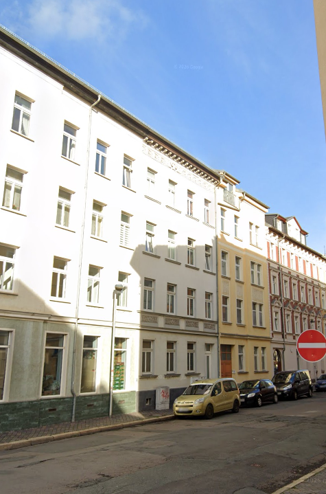 Helle 2 Raum Dachgeschosswohnung mit Einbauküche und weiteren Möbeln - Photo 5