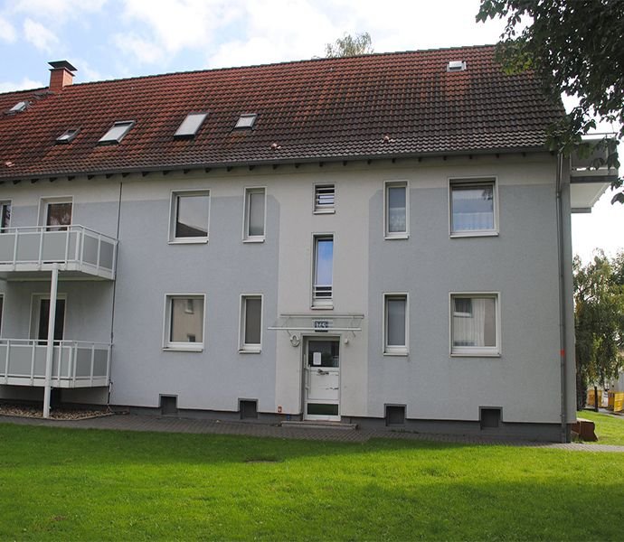 Dachgeschoss:3 Zi.-Dachgeschoss-Wohnung mit 81 m² Gartengrundstück. !