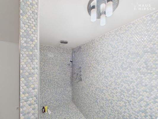 Dusche im Spabereich (UG)