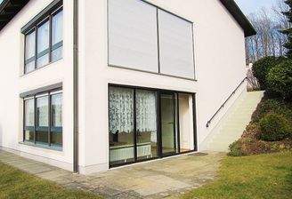 Einliegerwohnung: Terrasse vor dem Wohnzimmer