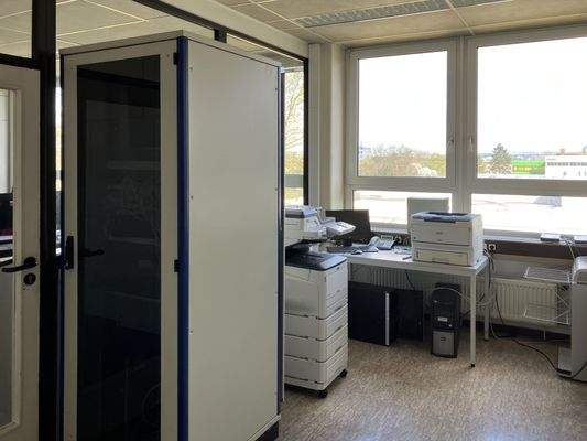 Serverraum, Technik (Raum 410)