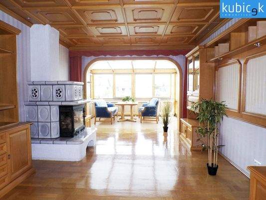 Wohnzimmer mit Blick zum Wintergarten