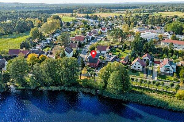 Wohnumfeld am Ufer des Müllroser Sees