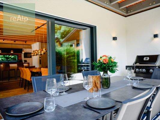 Große Schiebetürelemente im Wohnbereich