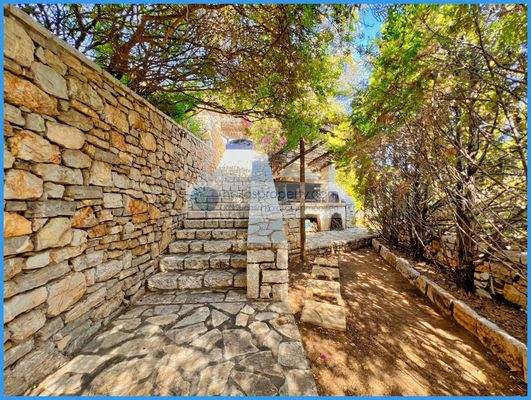 f684fdb2dd314b86a2bec85b0606b659-original