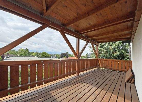 Balkon 2 mit Skyline Fernblick
