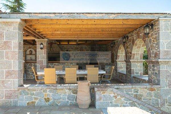 98a6a9327bbe480f9f9a41b0065b2757-original