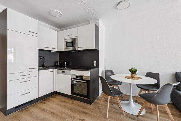 Wohnzimmer und Wohnküche