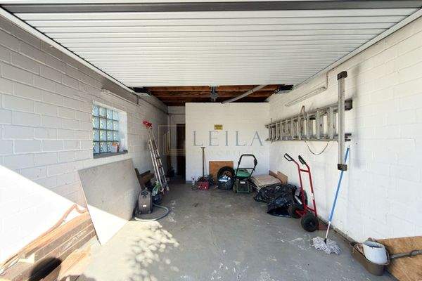 Garage mit elektrischen Antrieb