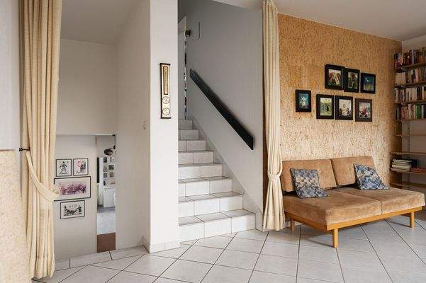 Sicht aus Wohnzimmer zu den Etagen der Wohnung