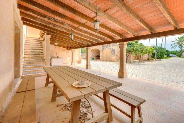 llucmajor Mallorca finca zum verkauf ueberdachte terrasse 89362