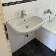 Badezimmer mit Lavabo