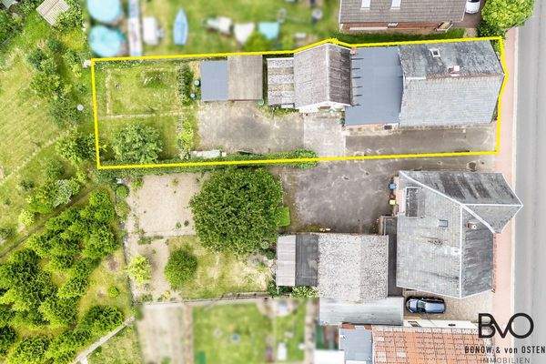 Vorderer Grundstücksteil mit Altbestand