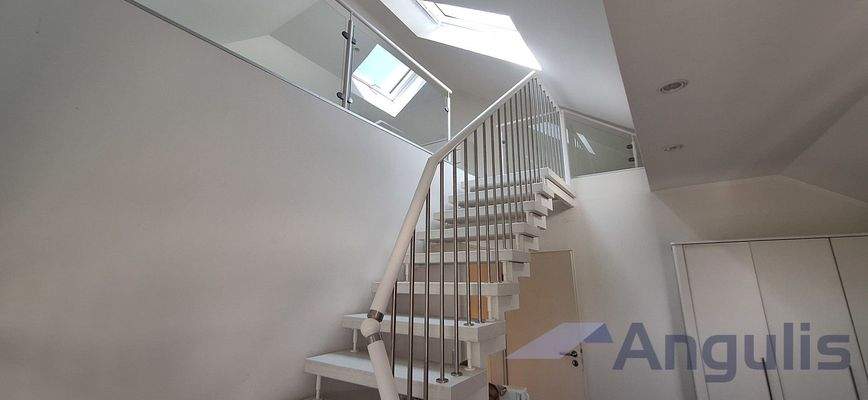 Kinder Aufgang Galerie