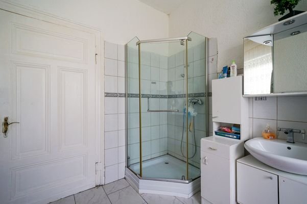Badezimmer 1. OG