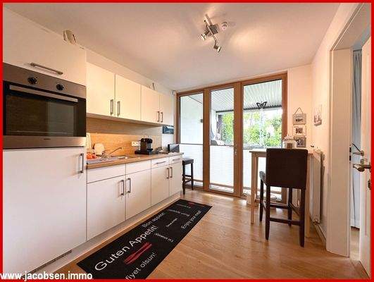 Küche im Erdgeschoss mit separatem Eingang