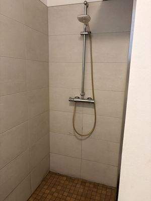 mit bodengleicher Dusche