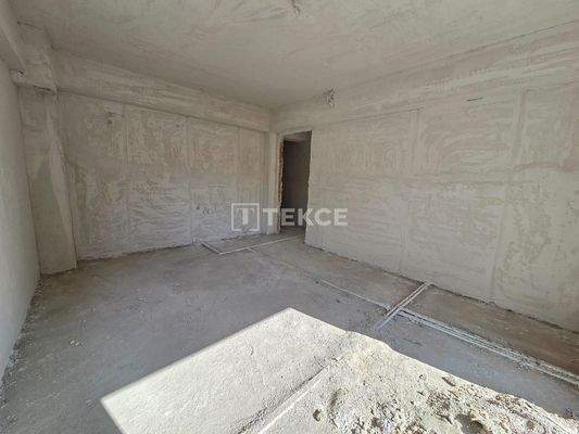 Apartment with Balcony and Elevator Building in Karşıyaka İzmir