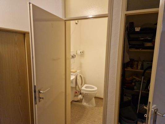 Toilette Abstellkammer.png
