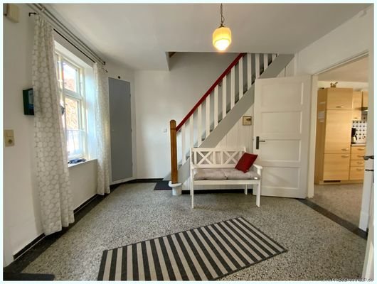 Diele und Treppe