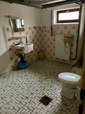 Badezimmer im Keller