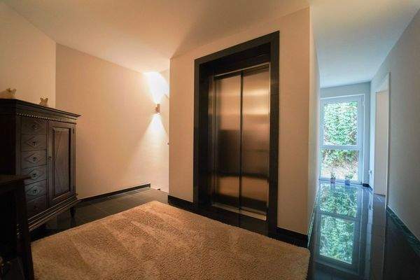 Aufzug in jede Etage 