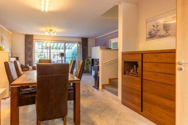 Schöne Aufteilung, Top-Ausstattung inkl. PV-Anlage