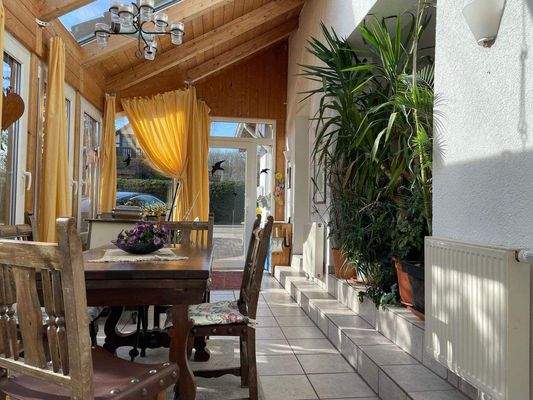 Wintergarten mir Essplatz!