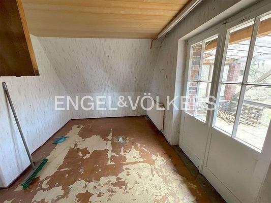 Zimmer DG mit Balkonzugang