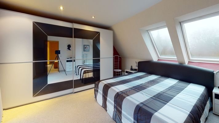 H2 Schlafzimmer DG.